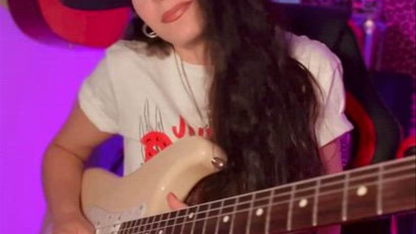 Vicky Oliveros Guitarrista 