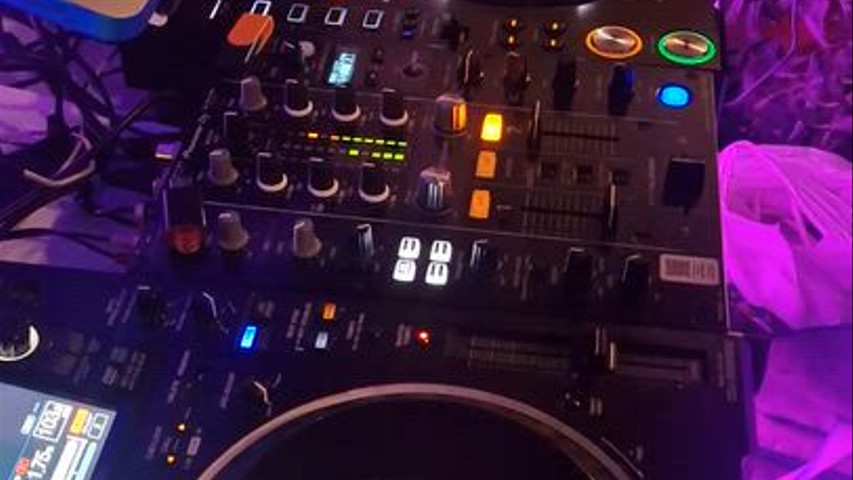Dj que supo mantener la fiesta a 1000