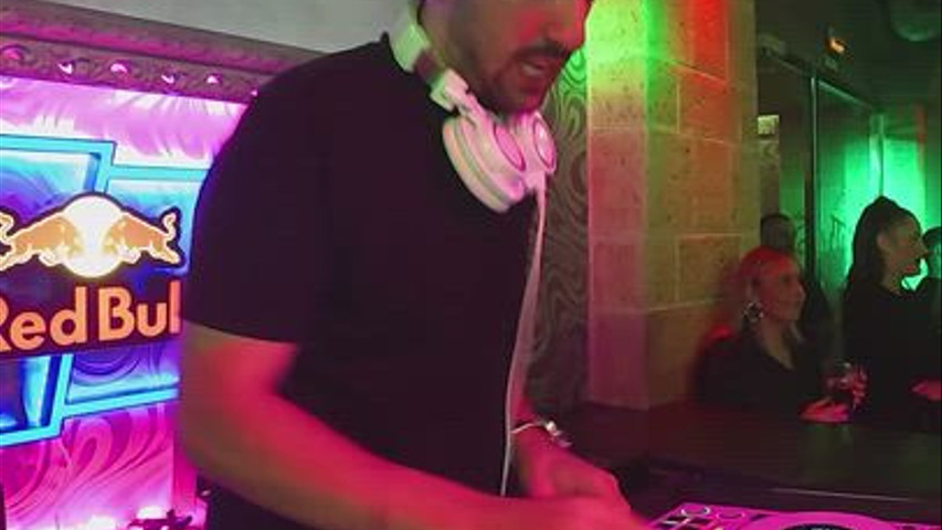 Mezclando Estopa y Melendi en una discoteca