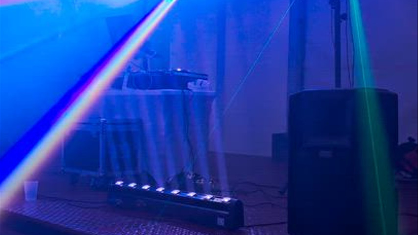 Equipo de sonido e iluminación
