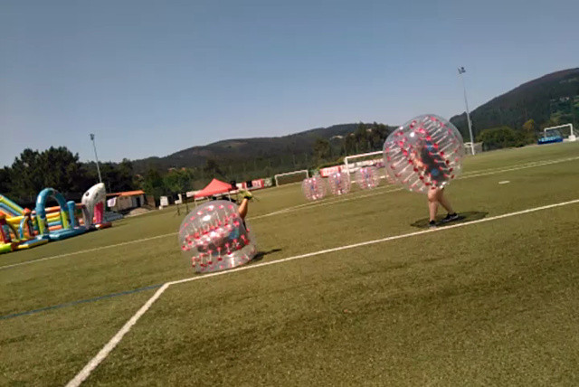 Probando, probando... Fútbol burbuja, para eventos especiales