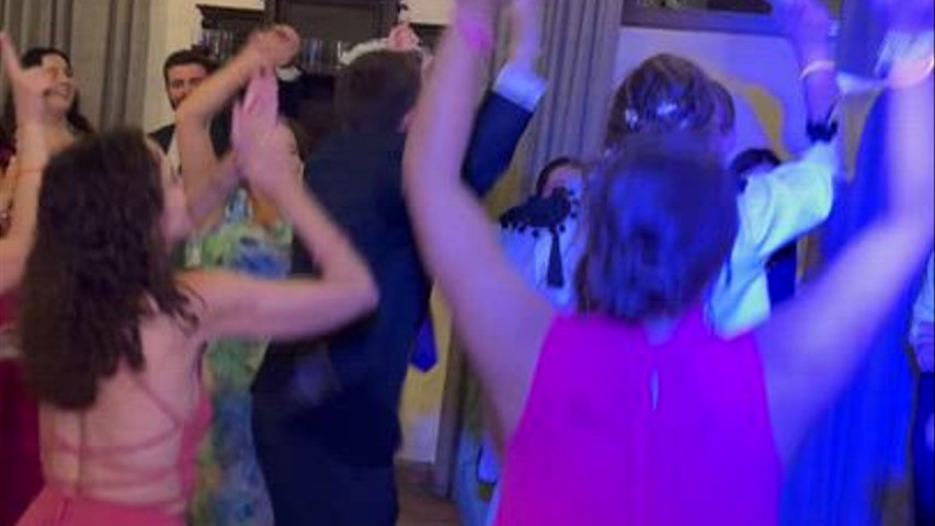 Los NOVIOS bailaron hasta el final.!!!