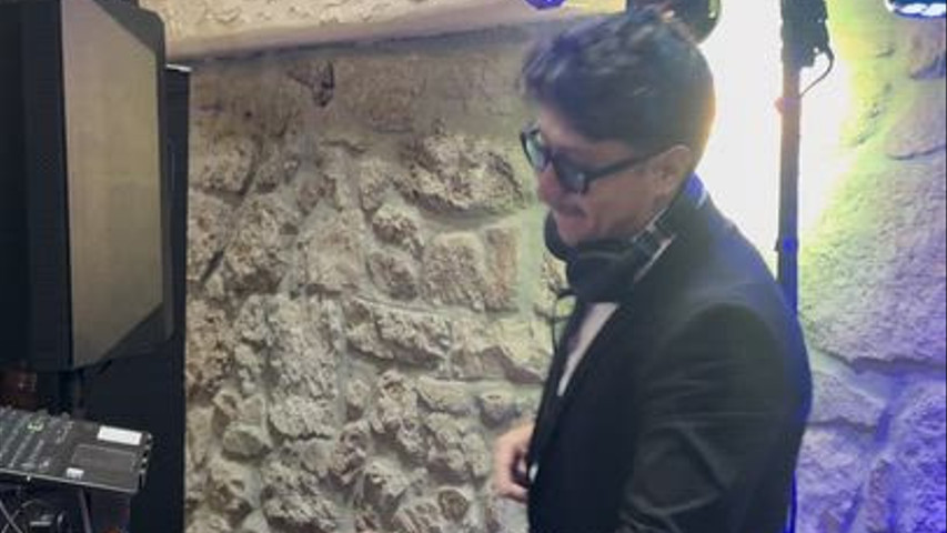Cuando el DJ entra en accion.!!!