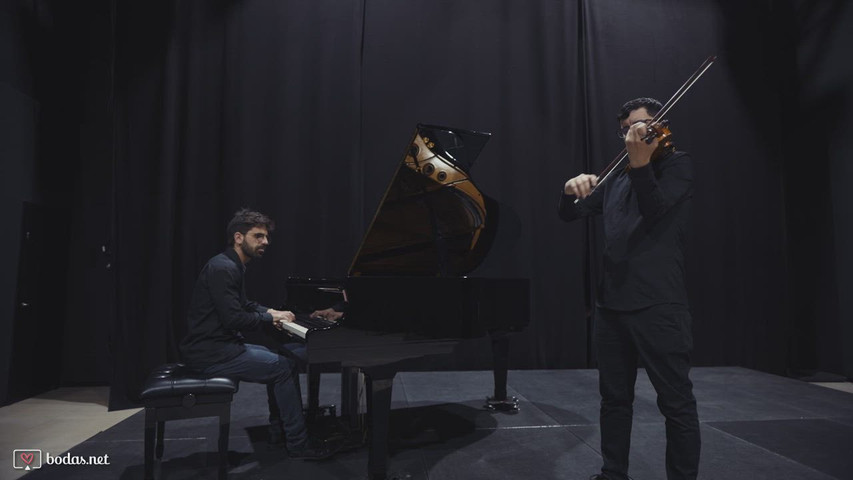Piano y violin. Ceremonia Tempo