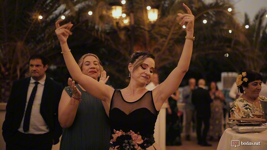 Resumen: Salvador & Ángeles