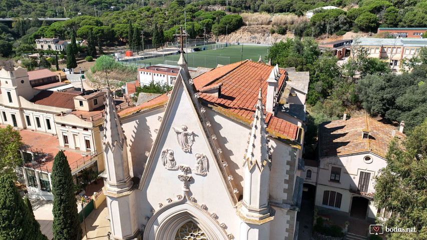 Iglesia tomada con dron