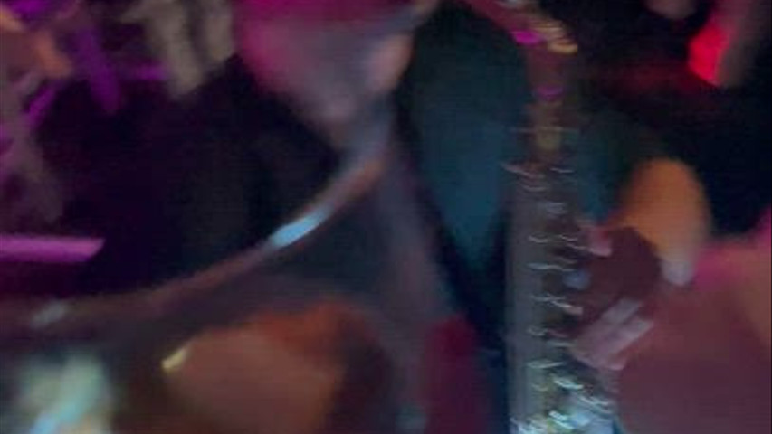 Pepas (Farruko) en Discoteca