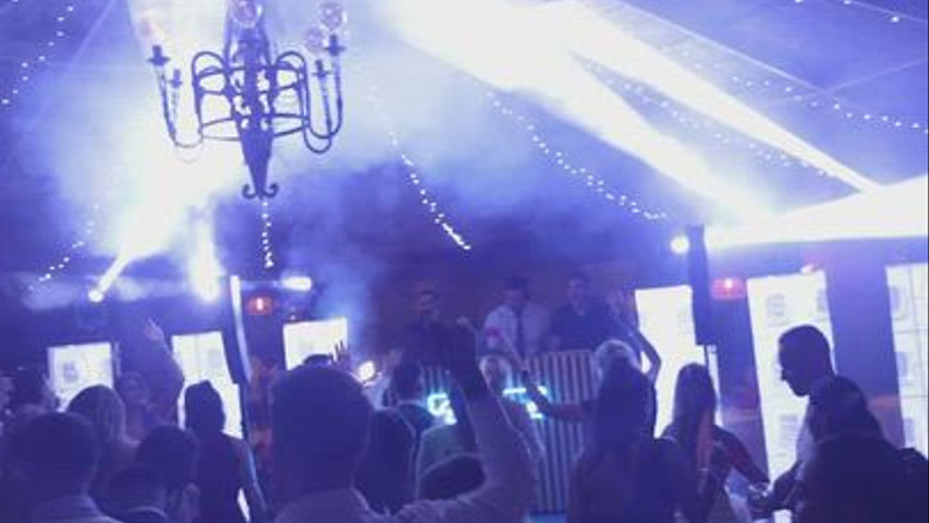 Djs con Pantallas LEDS