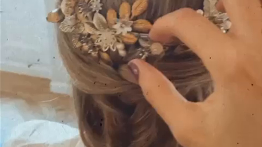 Tu Peinado de Ensueño: Trenza Espiga Nupcial con Tocado