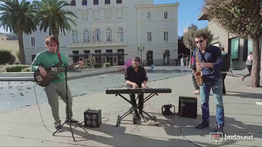 Local Jazz Trío - Desafinado (fragmento)