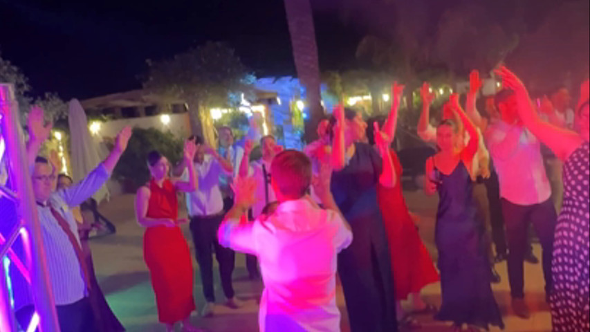 Cerrando la boda como se merece