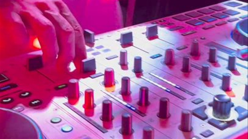 Dj Arno in action