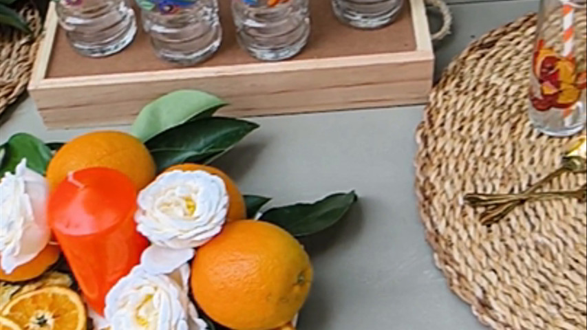 Mesa de limonadas y zumos naturales para invitados