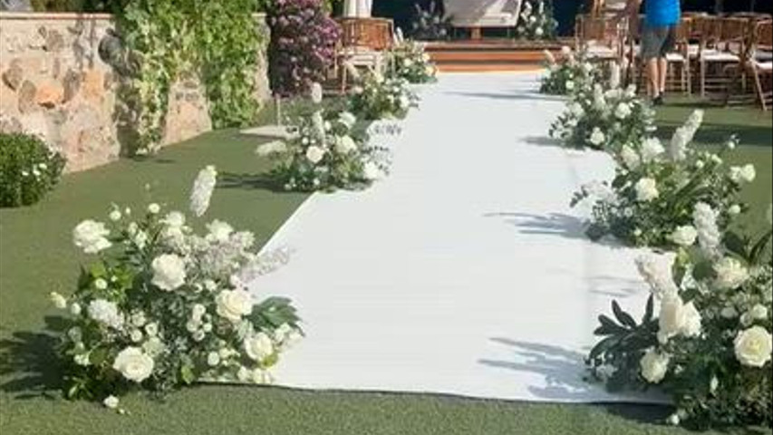 Blonde Wedding AD