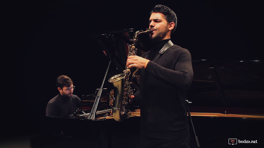 Saxofón y piano