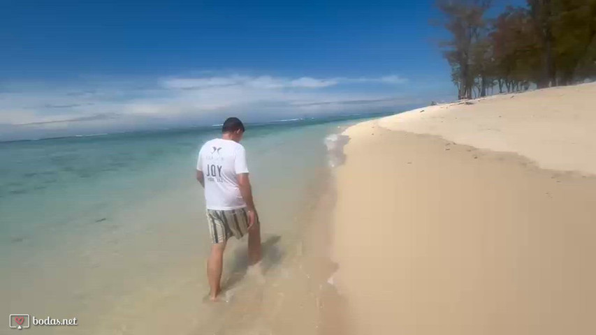 Playa desierta en isla Mauricio