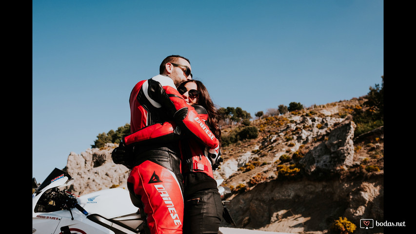 Preboda motera en Sierra Nevada