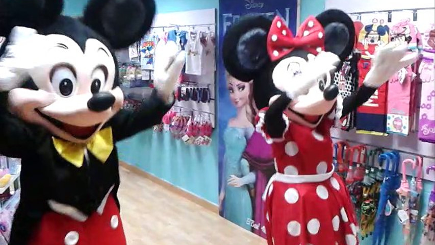 Mickey Y Minnie Bailando La Tetera 2016