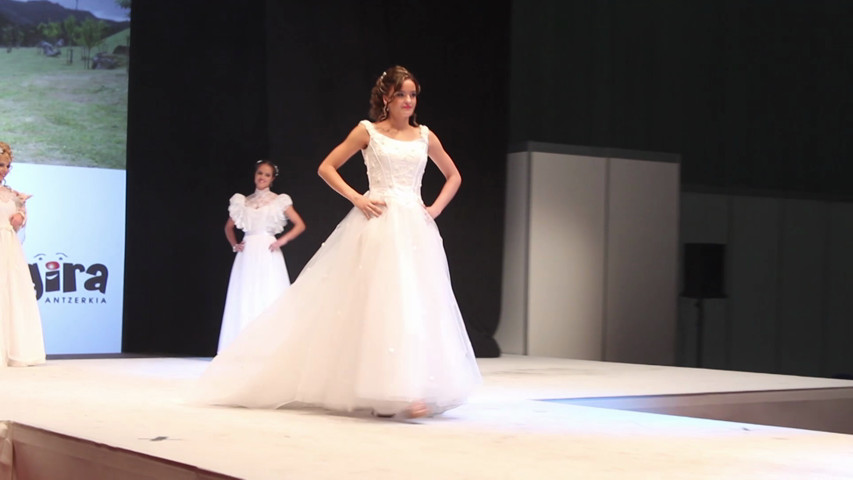 Presentación Novias SPOCOSMÉTICA 2016