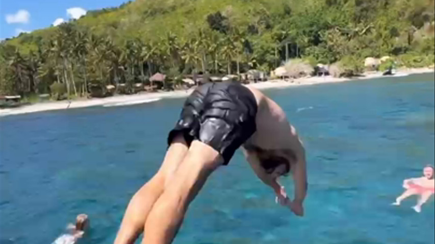 J y j disfrutando de bali