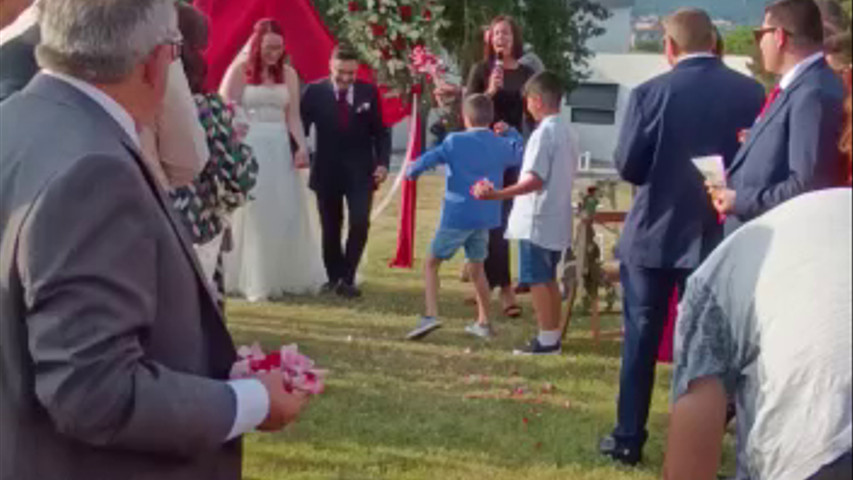 Fin de ceremonia de Bea y Juan