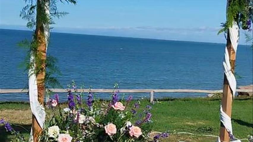 Boda civil junto al mar