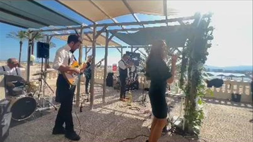 Can’t take my eyes off you