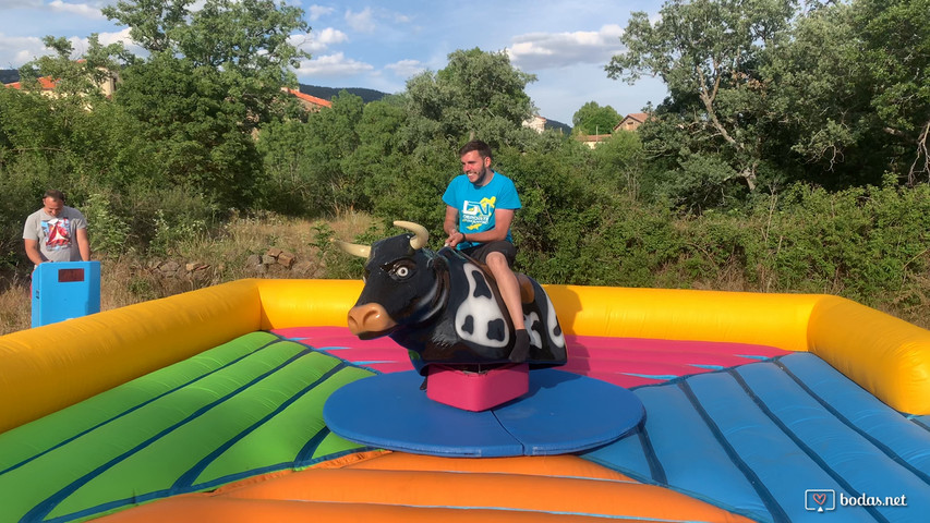 Vídeo de toro mecánico