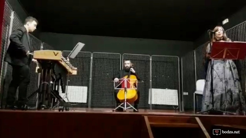 Dona Nobis Pacem. Soprano, vibráfono y chelo