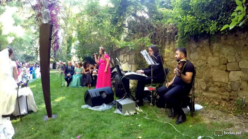 Red Hot Cilli Pepper - Soprano, violín y piano 