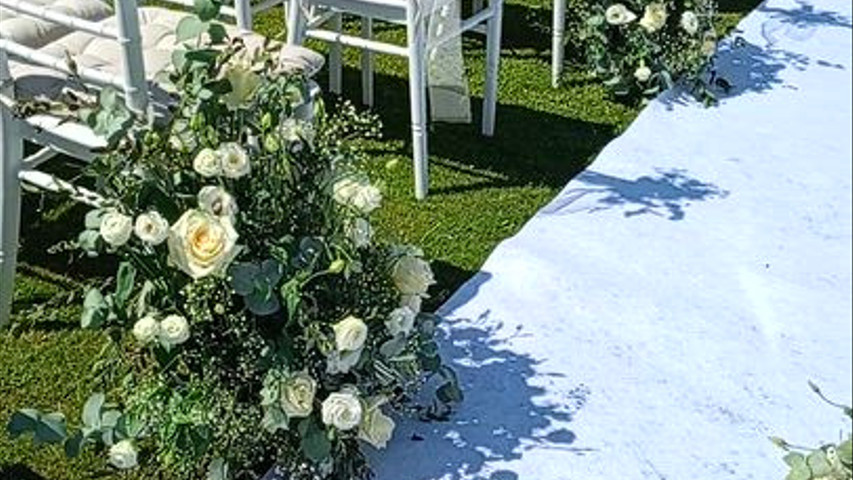 Deco arco floral y pasillo