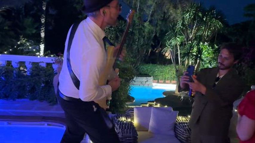 Guitar solo 