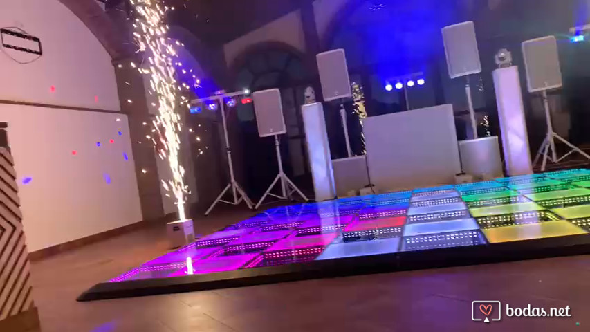 Pista de baile led iluminada y montaje blanco 