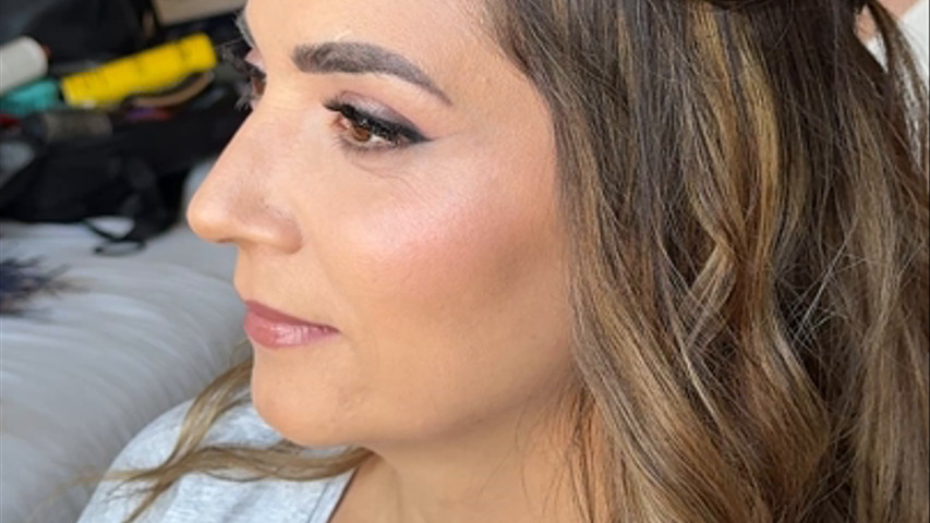 Laura Cantos Maquillaje y Peinado