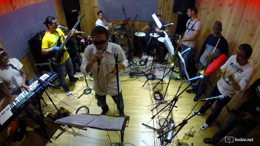 Orquesta La mecánica. Me gustas (salsa cover)
