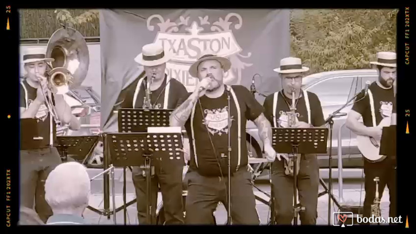 Txaston Dixie Band en directo