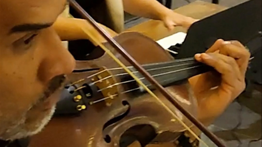 Dúo de cuerda y piano en iglesia