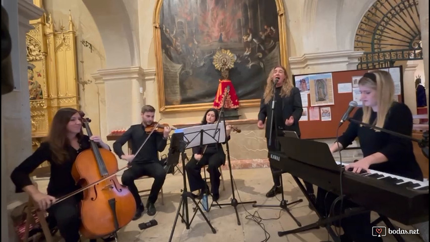Tenor con cuarteto de cuerda y piano