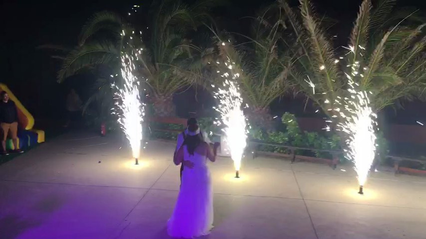 Baile nupcial con fuego frío