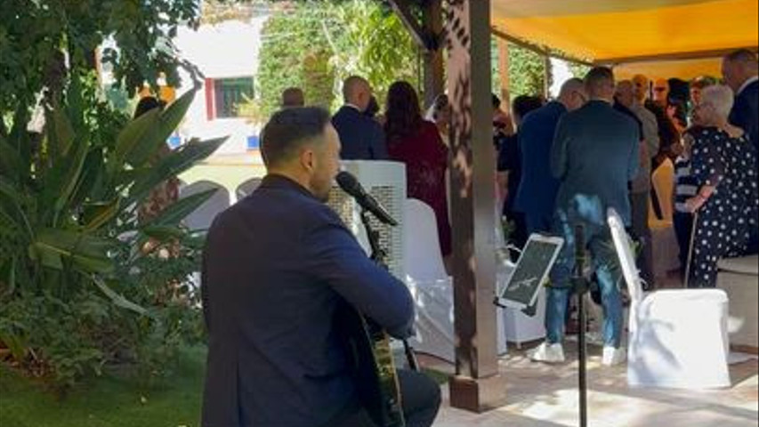 Me quedo contigo Acustico