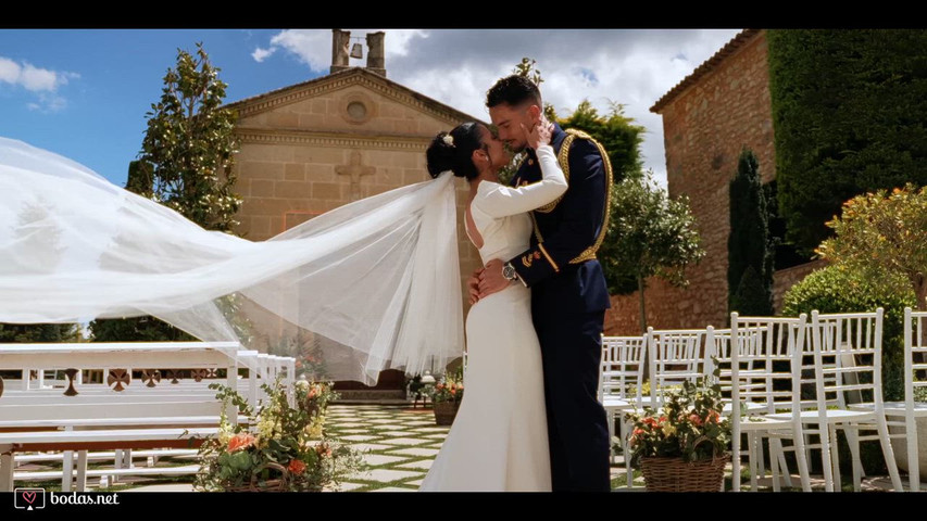 Trailer Adrián y Triana 