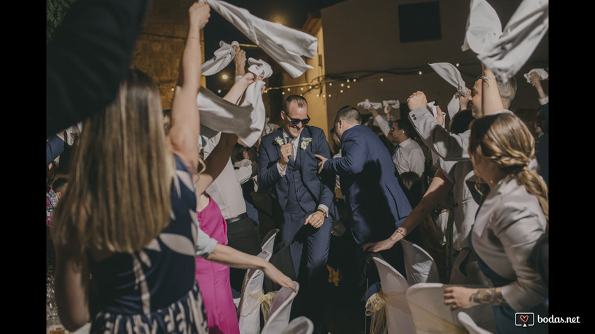 David & Silvia - Ntra. Señora de la Asunción | Plaza de la Iglesia | Alacón | Teruel