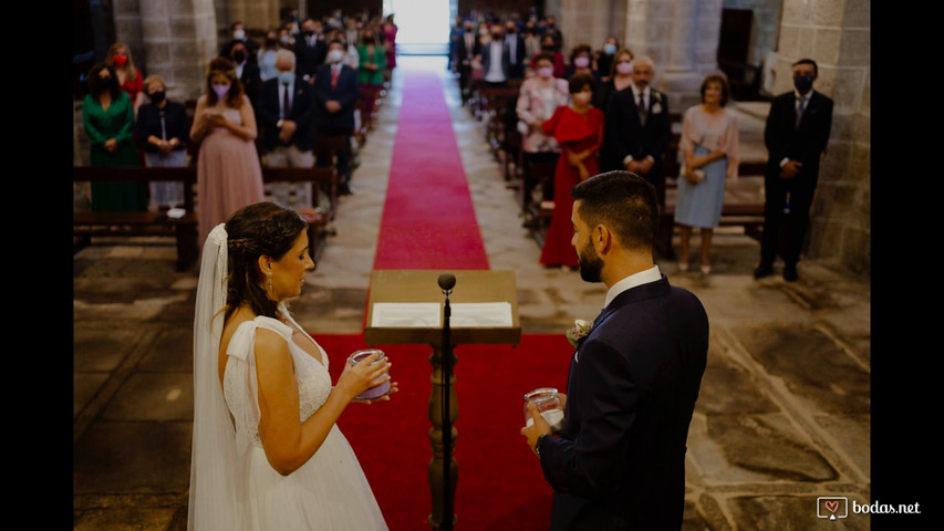 Boda de Olaia y Adrián en Monasterio San Clodio