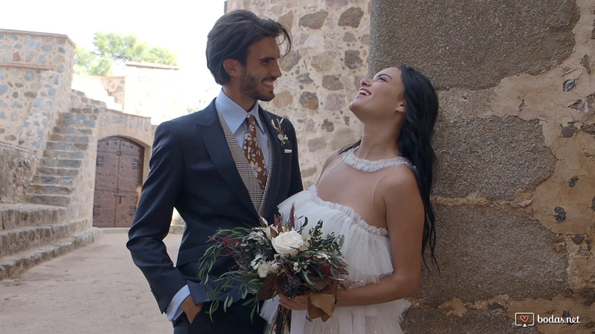 Boda en Castillo de Guadamur, ramo, tocado y solapa 