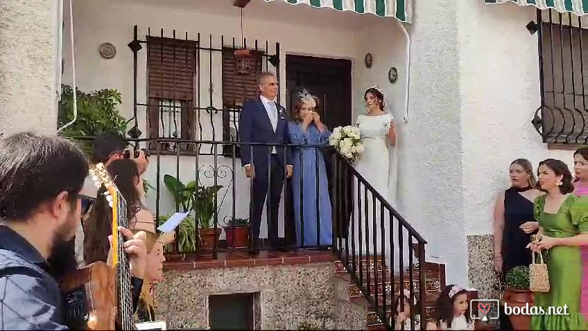 Salida de la novia de casa 