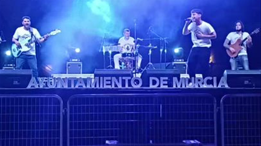 EJEMPLO BANDA