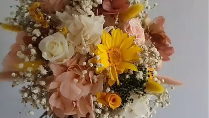 Ramo de novia preservado con girasol