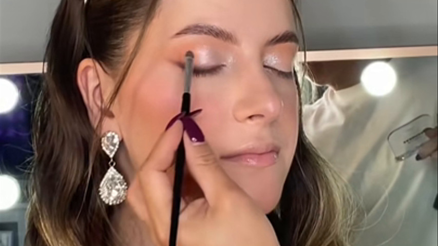 Paso a paso de este bello maquillaje nupcial. 