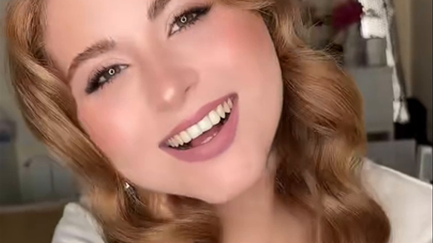 Graduada maquillaje y hondas glam 