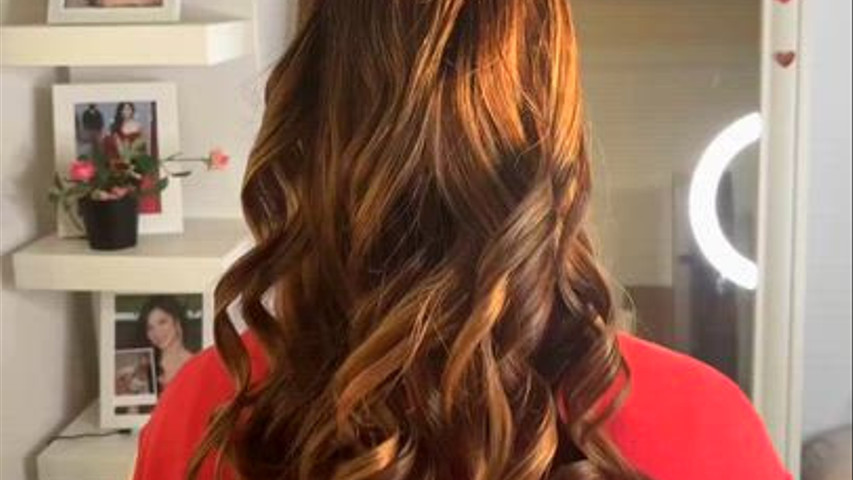 Maquillaje y peinado para comunión 